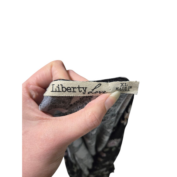 Liberty Love floral romper in black and pink, size xl - Picture 3 of 4